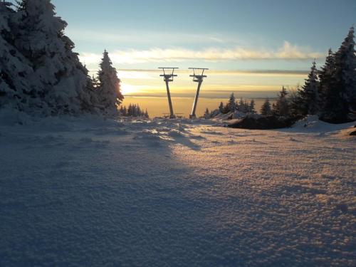 Marine vode ski lift